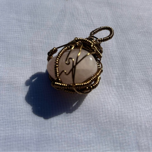 Handcrafted Rose Quartz pendant - Picture 2 of 2